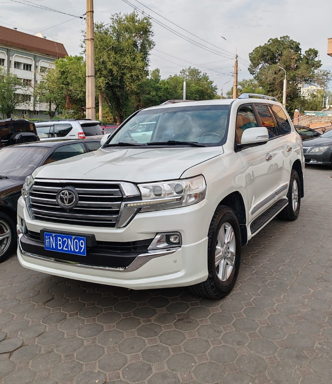 新N·B2N09, Toyota Land Cruiser 200 (J200), 2nd facelift, 2015–2021