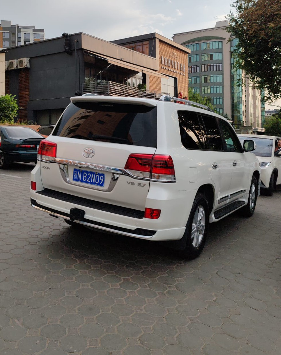 新N·B2N09, Toyota Land Cruiser 200 (J200), 2nd facelift, 2015–2021