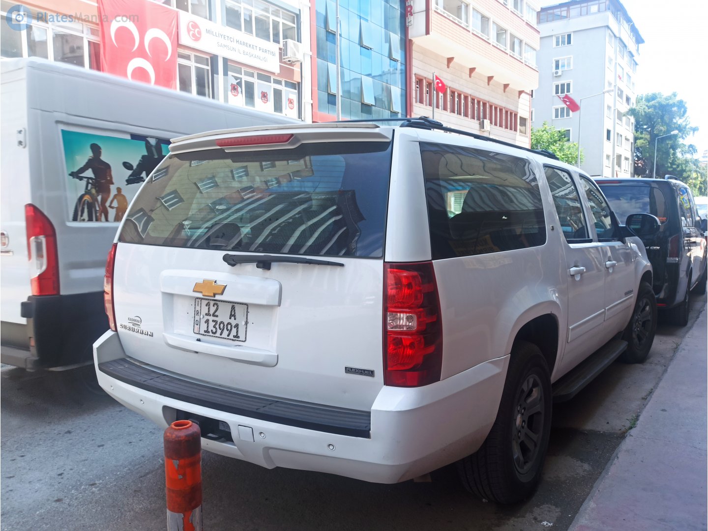 12 A 13991, Chevrolet Suburban 10th gen (GMT931), 2006–2013