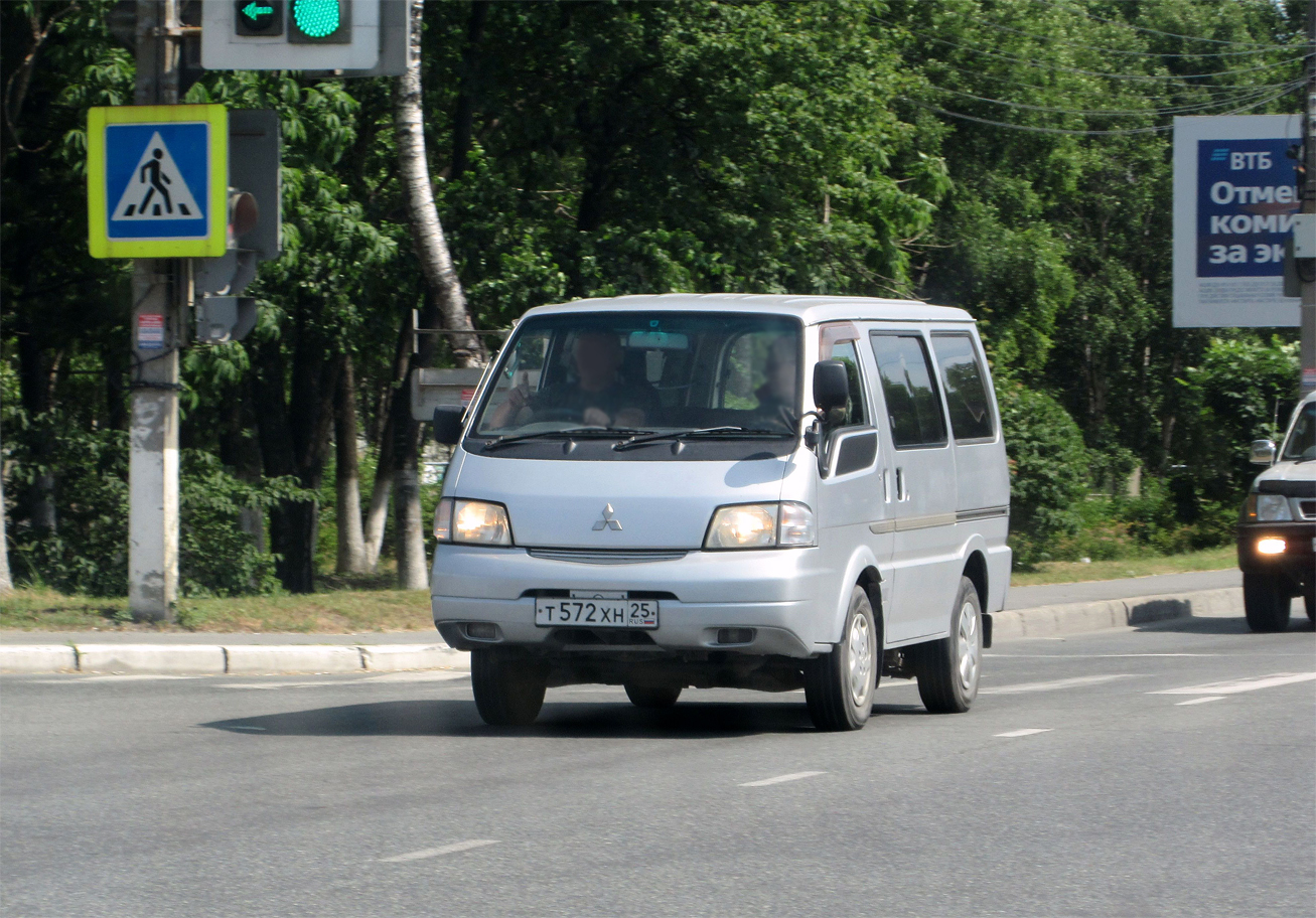 т 572 хн 25, Mitsubishi Delica Van, 1999–2011 (rebadged Mazda Bongo Van)
