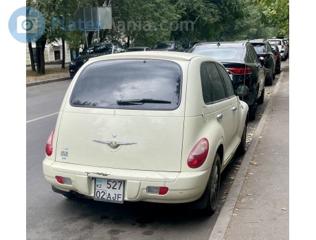 527 AJF 02, Chrysler PT Cruiser