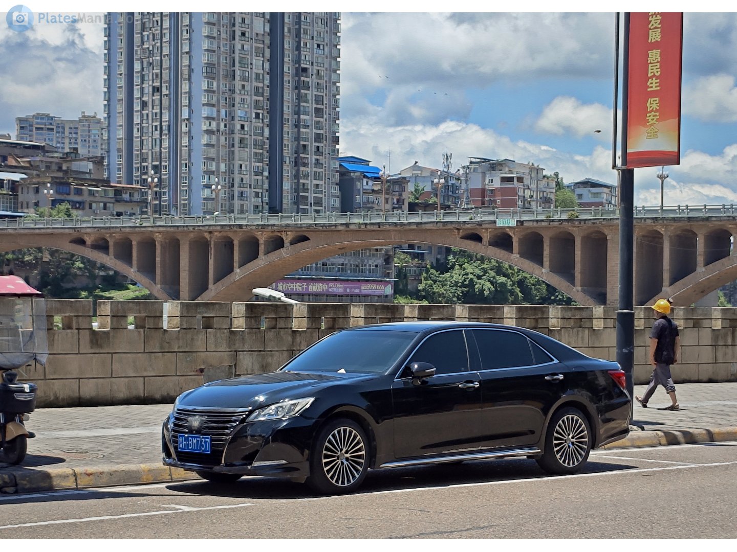 鲁H·BM737, Toyota Crown 14th gen (S210), 2012–2018  (­–2020 for CN-market)