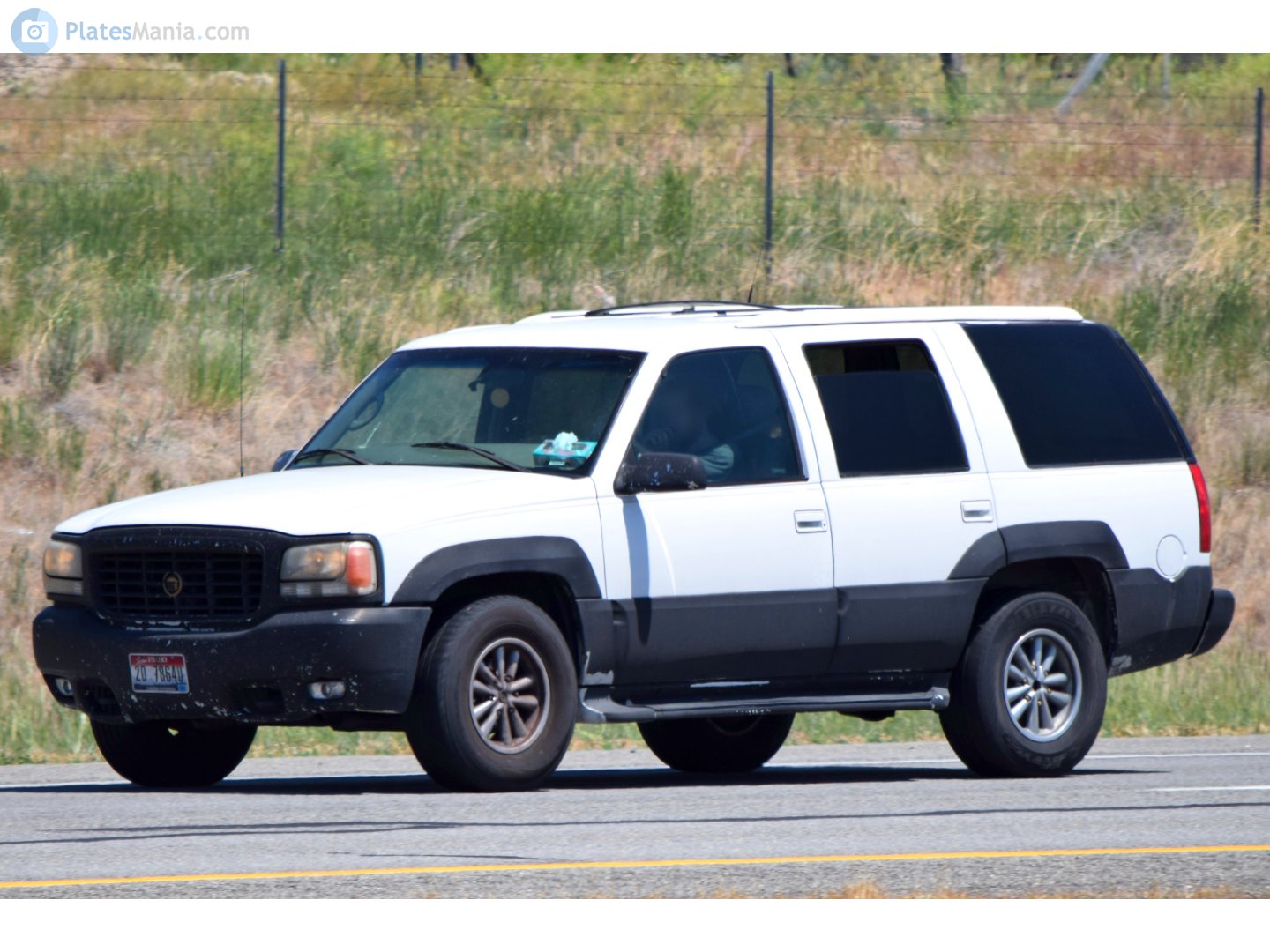 2O 7864U, Cadillac Escalade 1st gen (GMT435), 1998–2000
