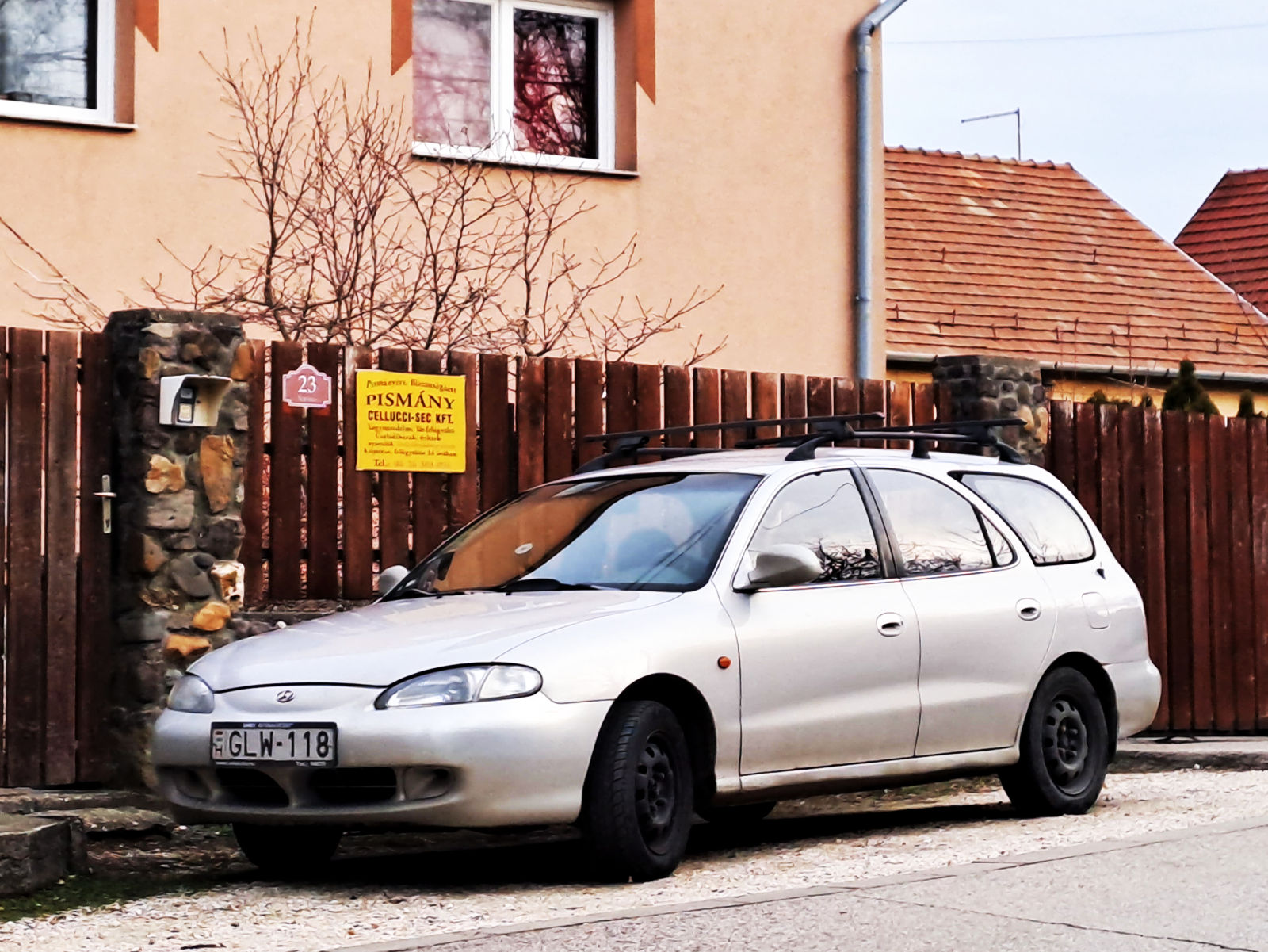 GLW-118, Hyundai Lantra 2nd gen Wagon (J2), 1995–1998