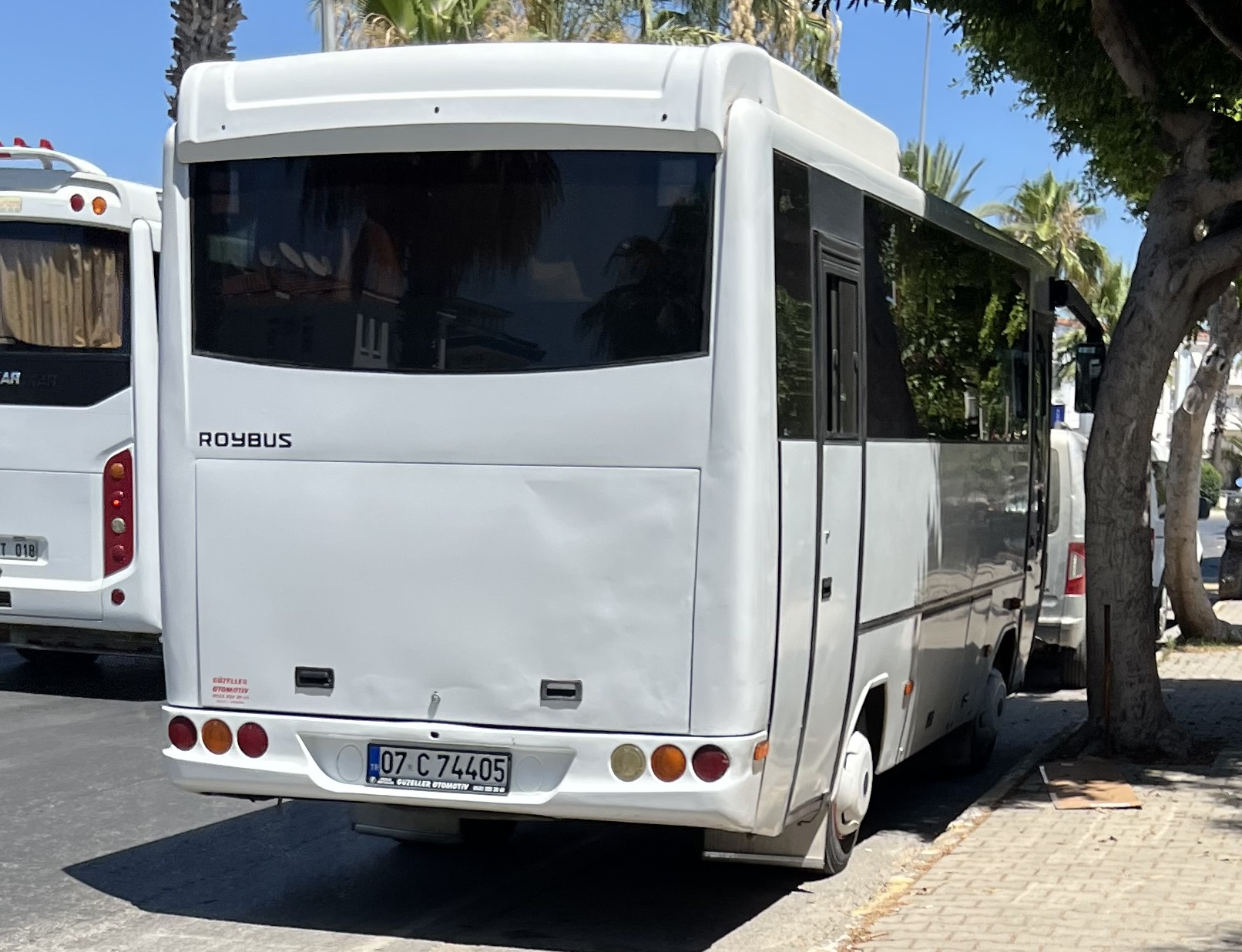 07 C 74405, Isuzu Roybus 