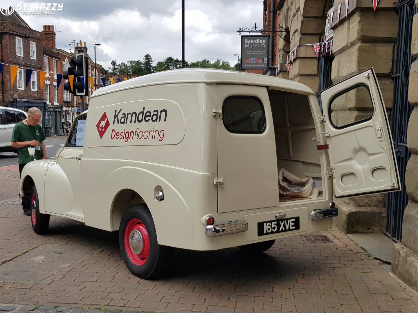 165XVE, Morris Oxford 