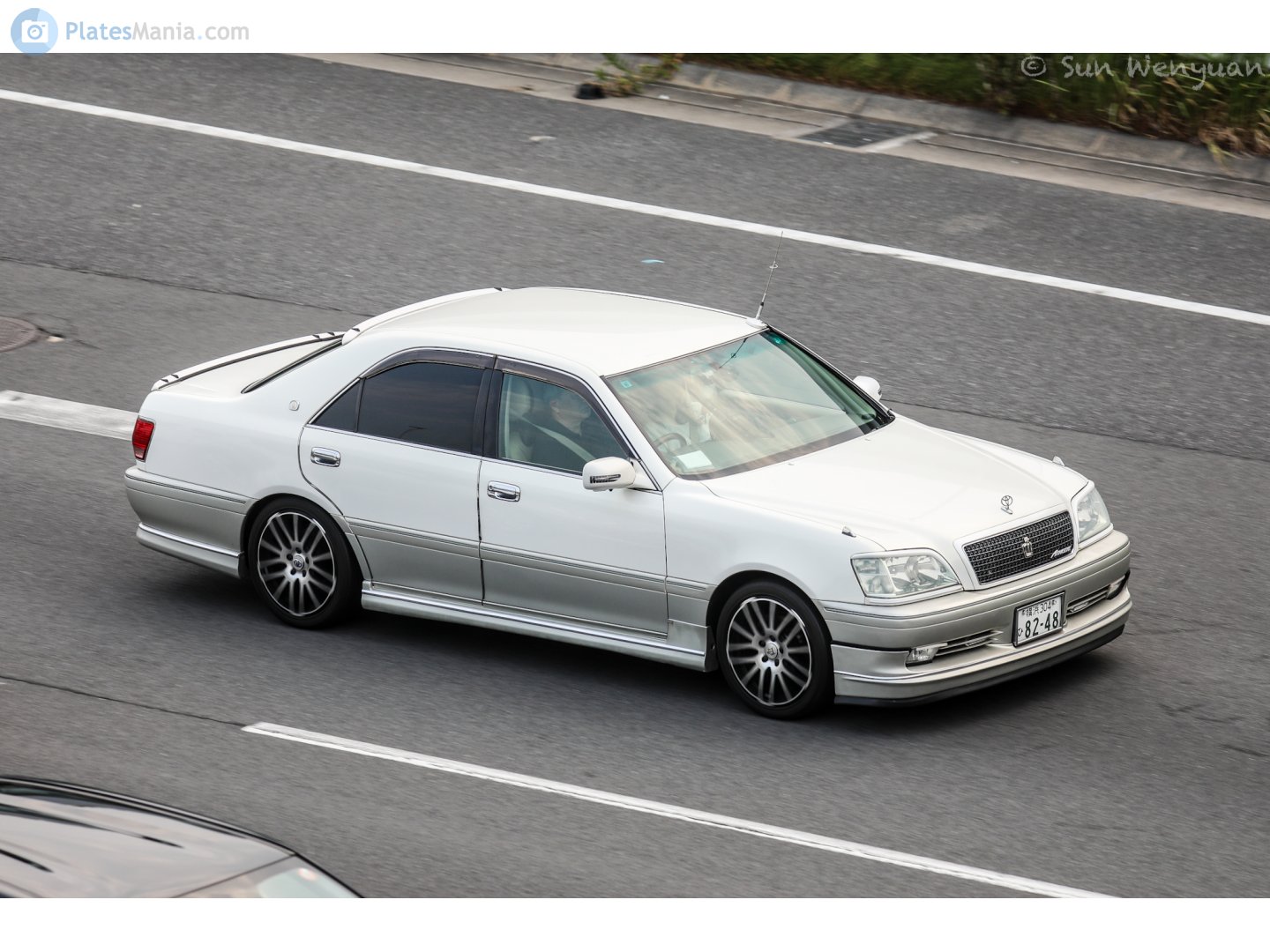 横浜 304 ひ 8248, Toyota Crown 11th gen Sedan (S170), 1999–2003