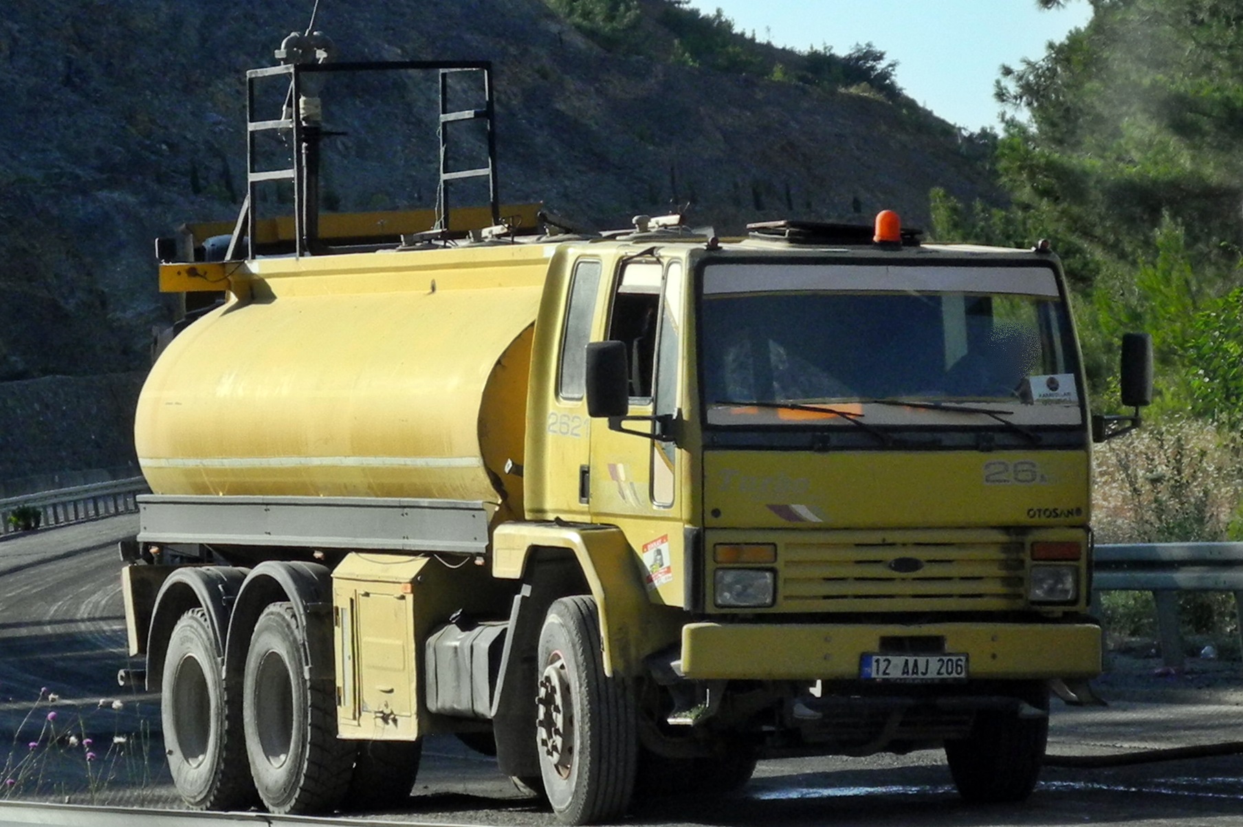 12 AAJ 206, Ford Cargo 1st gen, 1981–2000