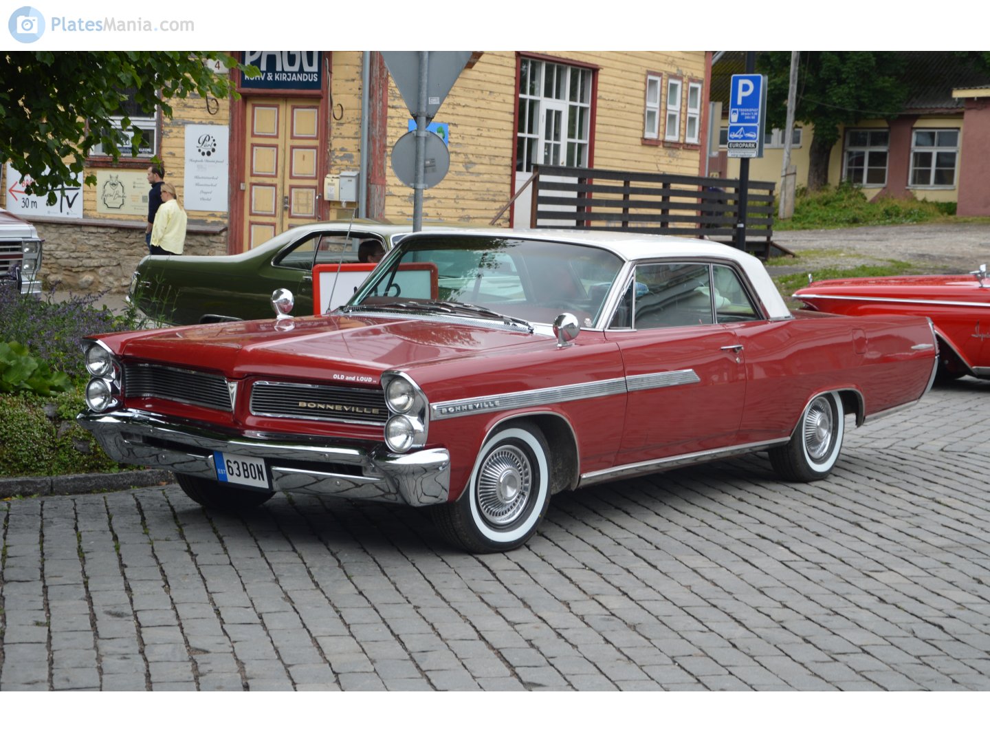 63 BON, Pontiac Bonneville 3rd gen 1963 2-door Hardtop (2847; B-body), 2nd facelift, 1962–1963