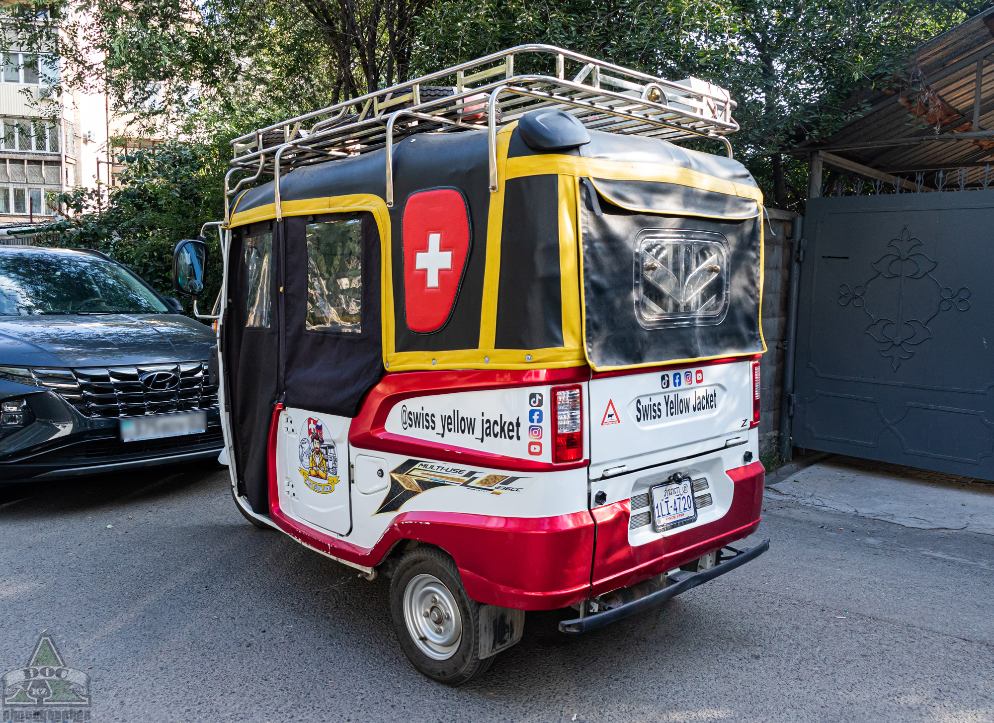 1LI-4720, Bajaj Maxima 