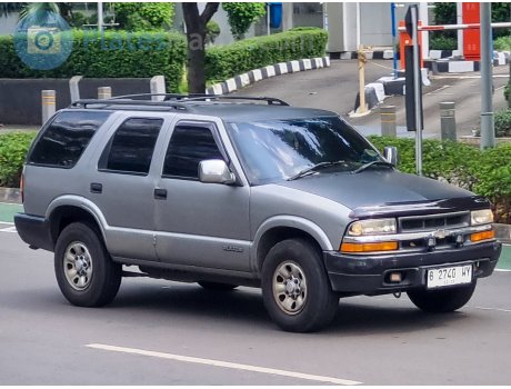 B 2740 WY, Opel Blazer