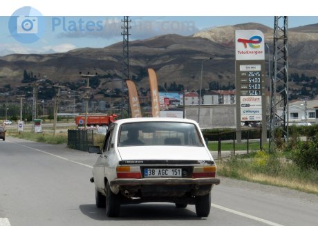 38 AGC 151, Renault 12