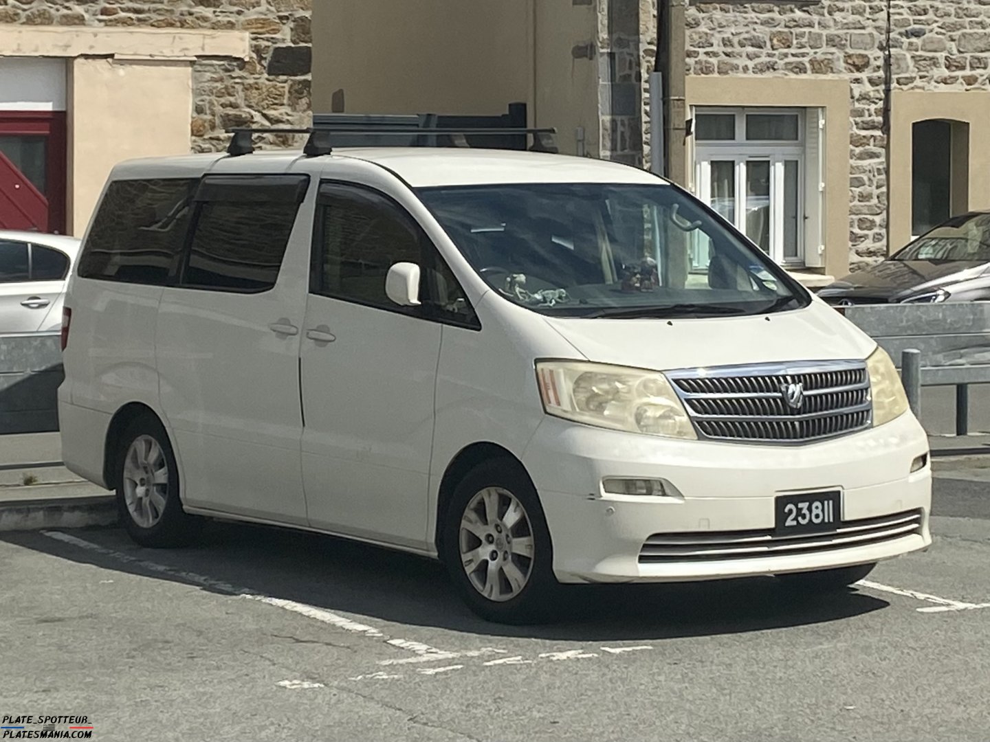 23811, Toyota Alphard 1st gen (G/V) (AH10), 2002–2008