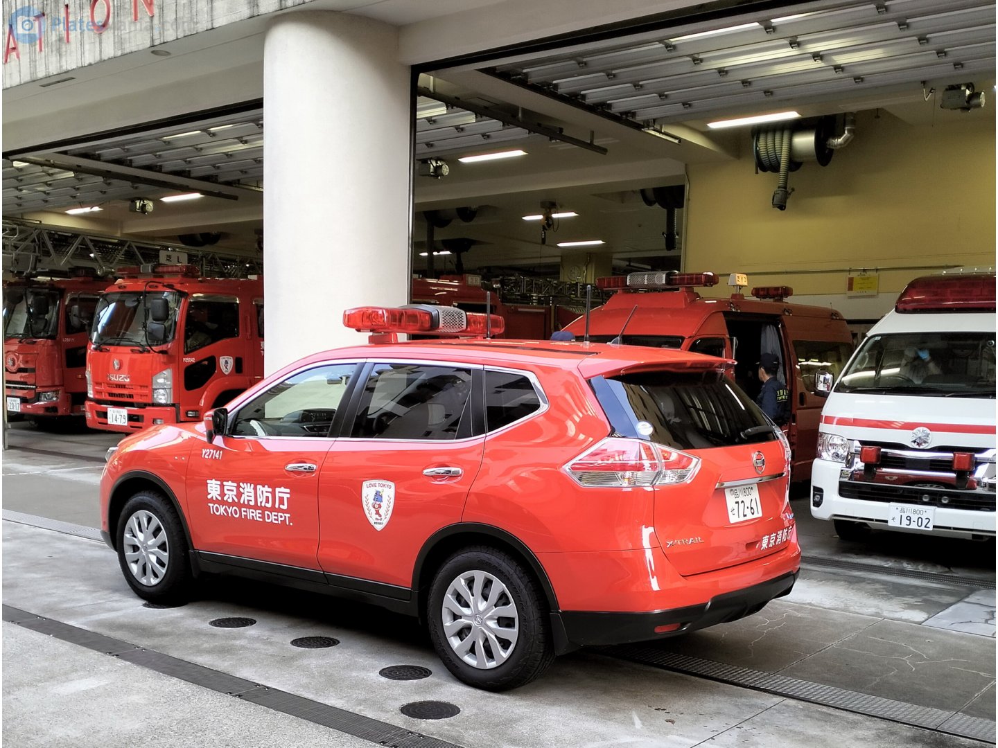 品 800 せ 7261, Nissan X-Trail 3rd gen (T32), 2013–2018