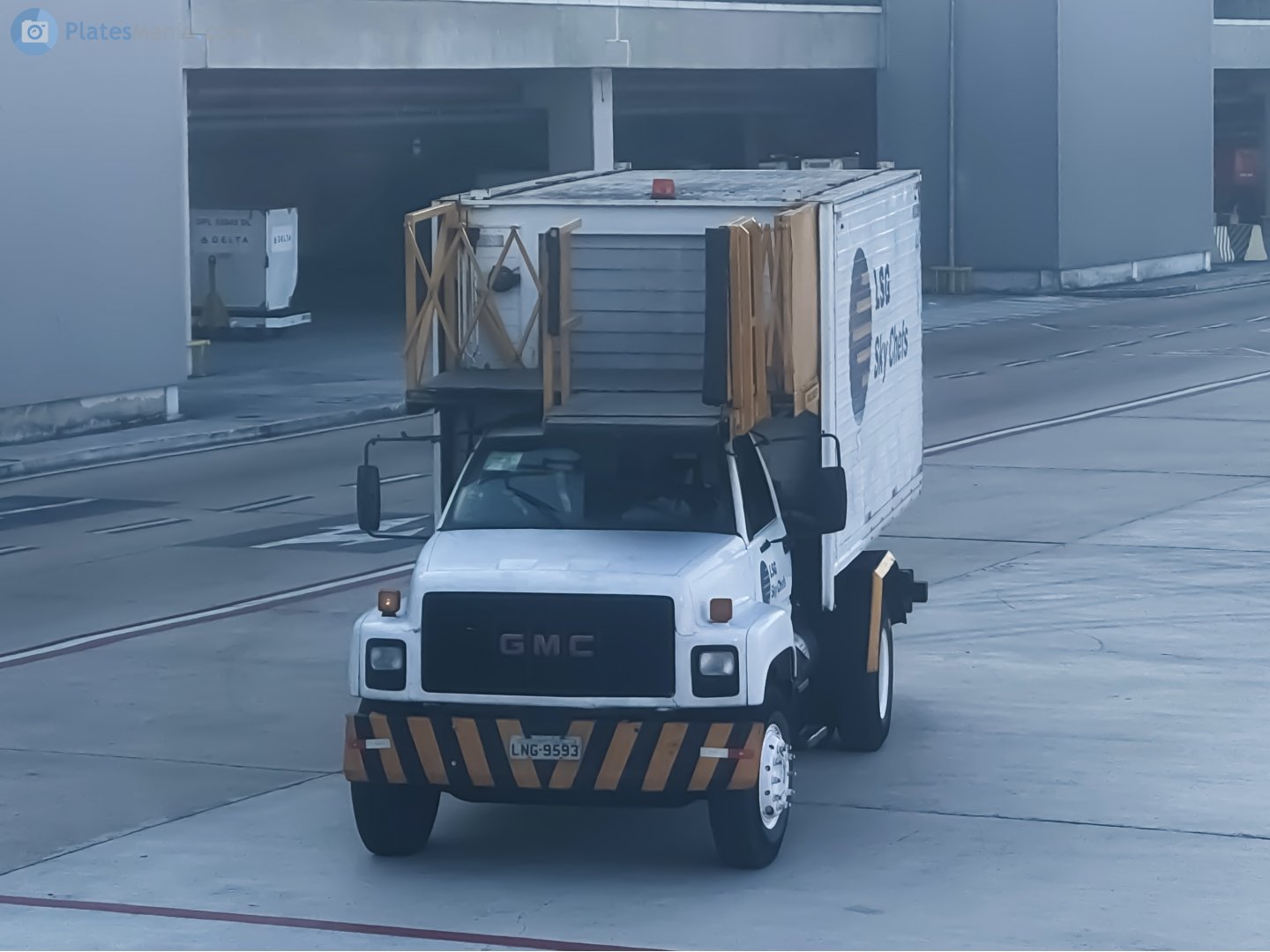 LNG-9593, GMC Top Kick 