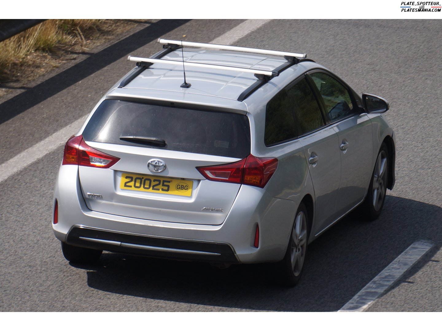 20025, Toyota Auris 2nd gen Touring Sports (E180), 2013–2015