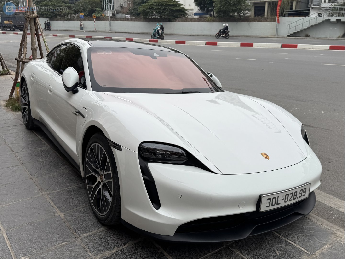 30L-028.99, Porsche Taycan 1st gen Sedan (9J1), 2019–2024