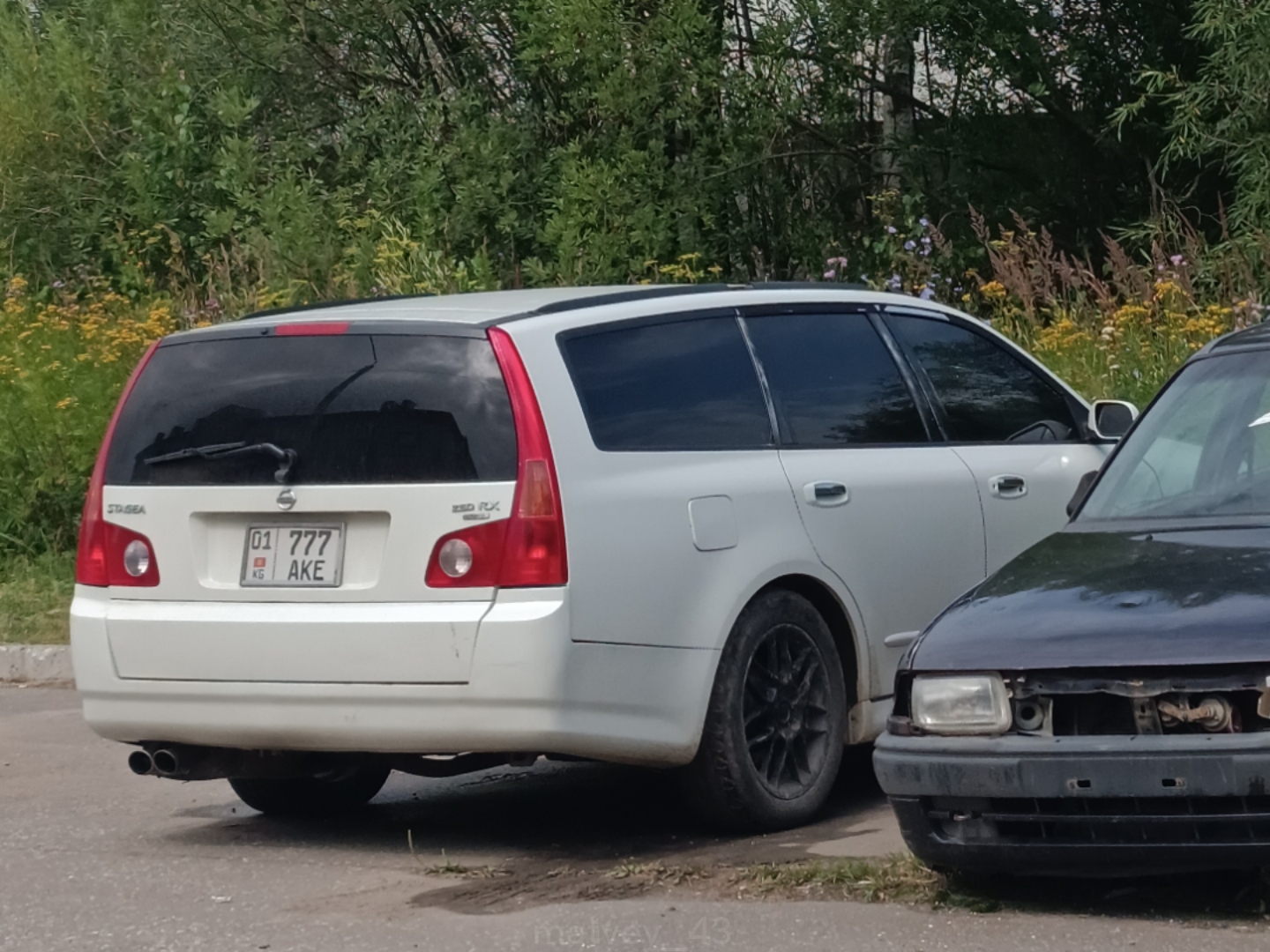 01 777 AKE, Nissan Stagea 2nd gen (M35), 2001–2007