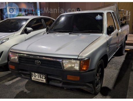 8ฎ-1825, Toyota Hilux