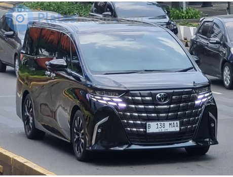 B 138 MAA, Toyota Alphard