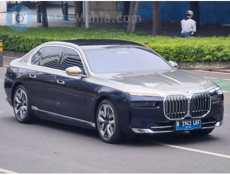 B 1941 LKF, BMW i7