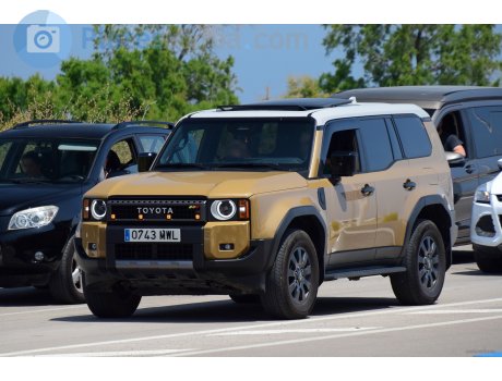 0743 MWL, Toyota Land Cruiser Prado