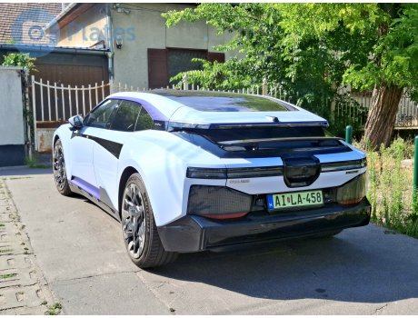 AI LA-458, HiPhi Z