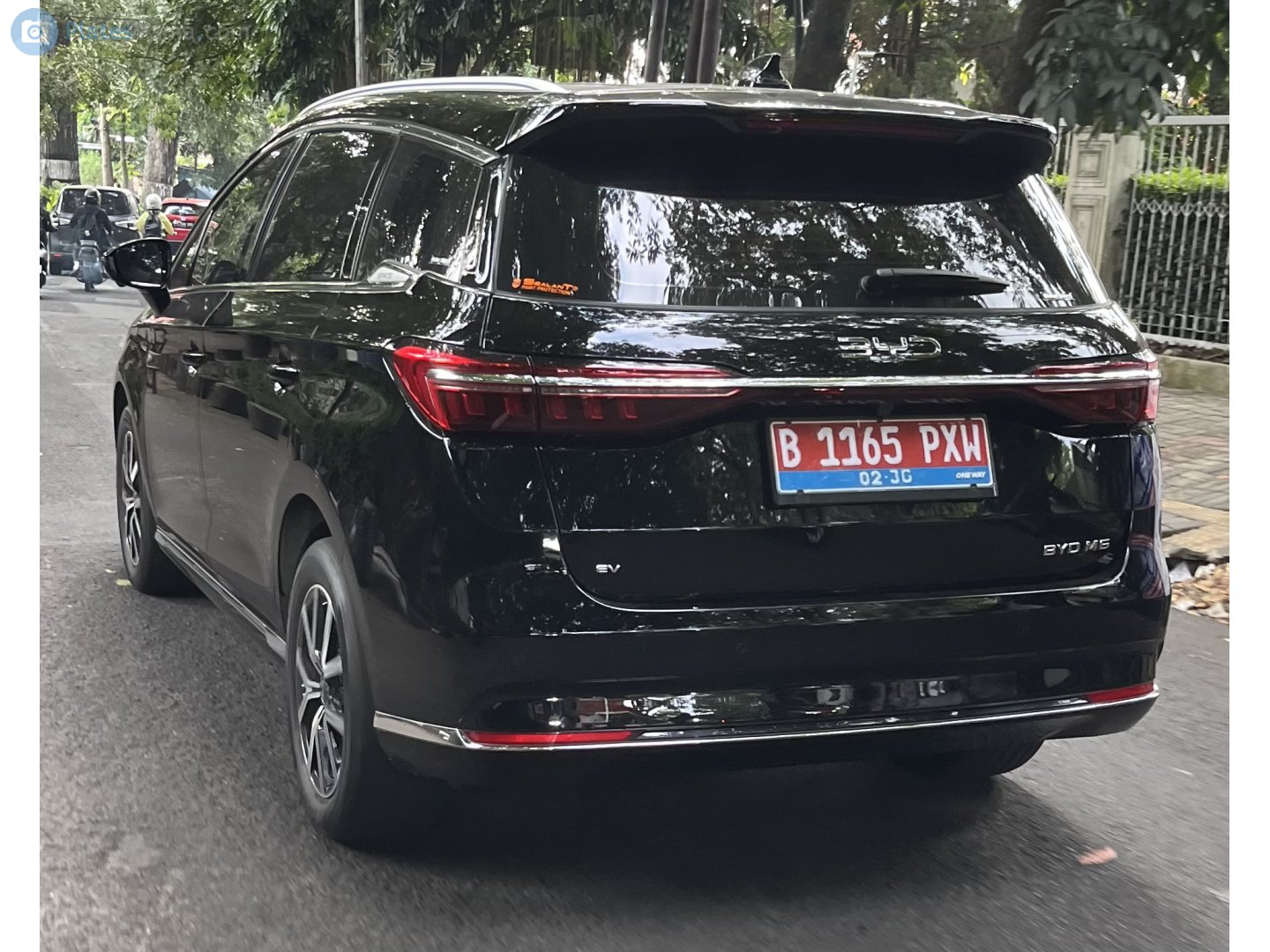 B 1165 PXW, BYD M6 2nd gen, 2024–