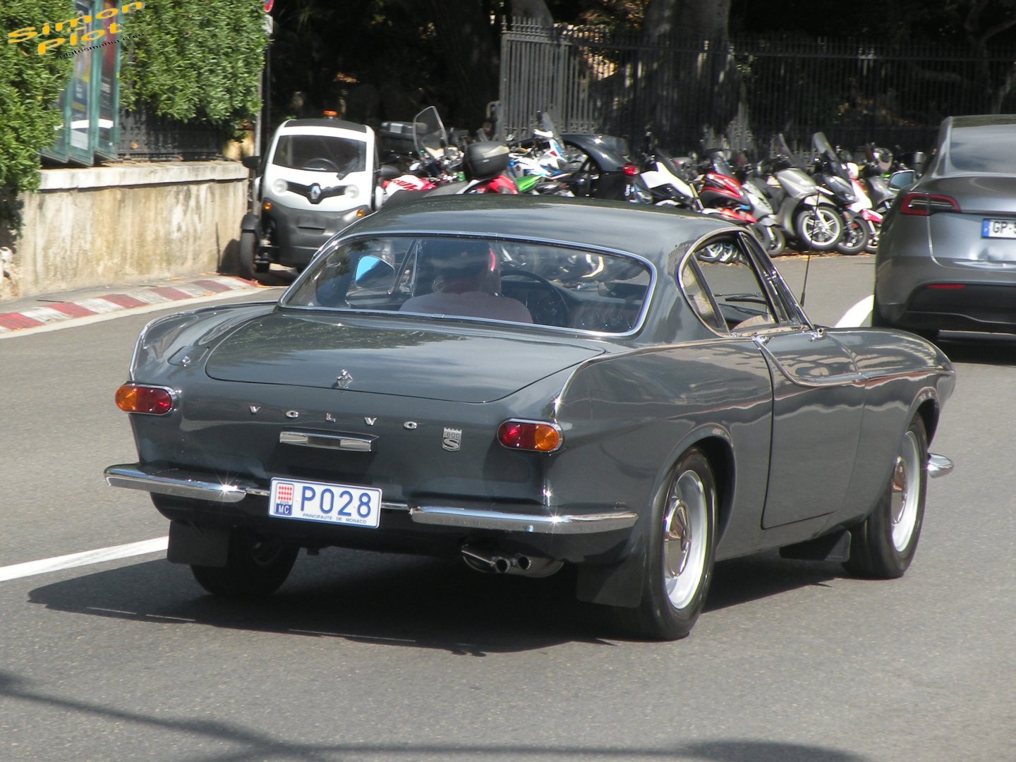 P028, Volvo P1800 Coupé, 1961–1972