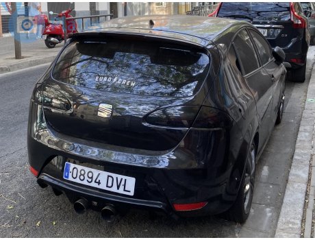 0894 DVL, SEAT León