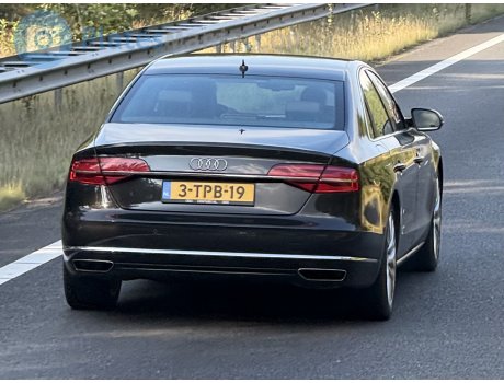 3-TPB-19, Audi A8