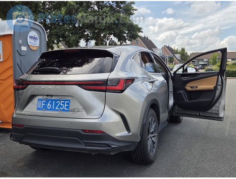 陕F·6125E, Lexus NX