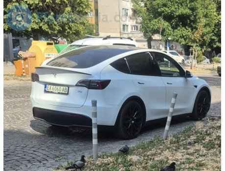 EA 6060 AB, Tesla Model Y