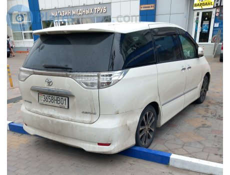 3658HB01, Toyota Estima