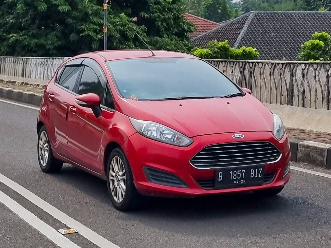 B 1857 BIZ, Ford Fiesta 6th gen 5-door Hatch (B299; JA8), facelift, 2012–2019