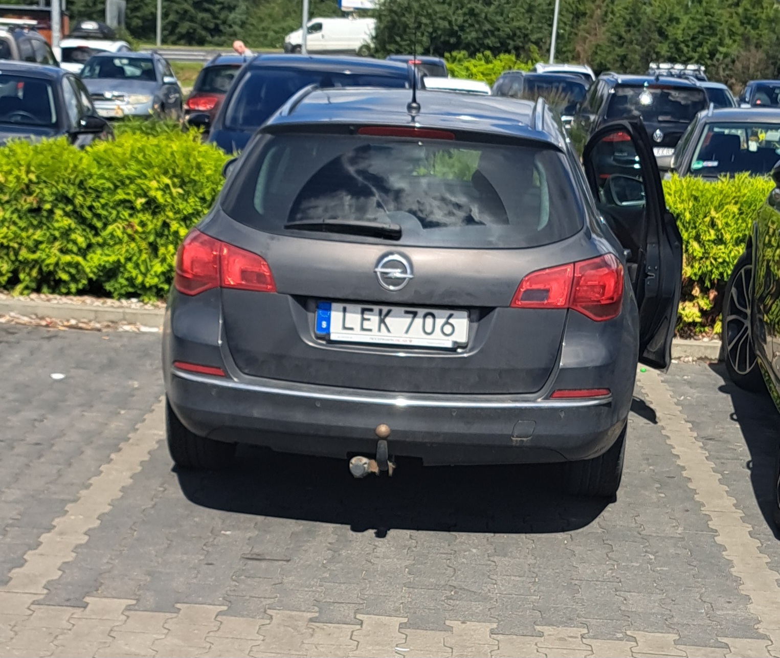 LEK 706, Opel Astra 4th gen Sedan (J; P10), 2012–2018