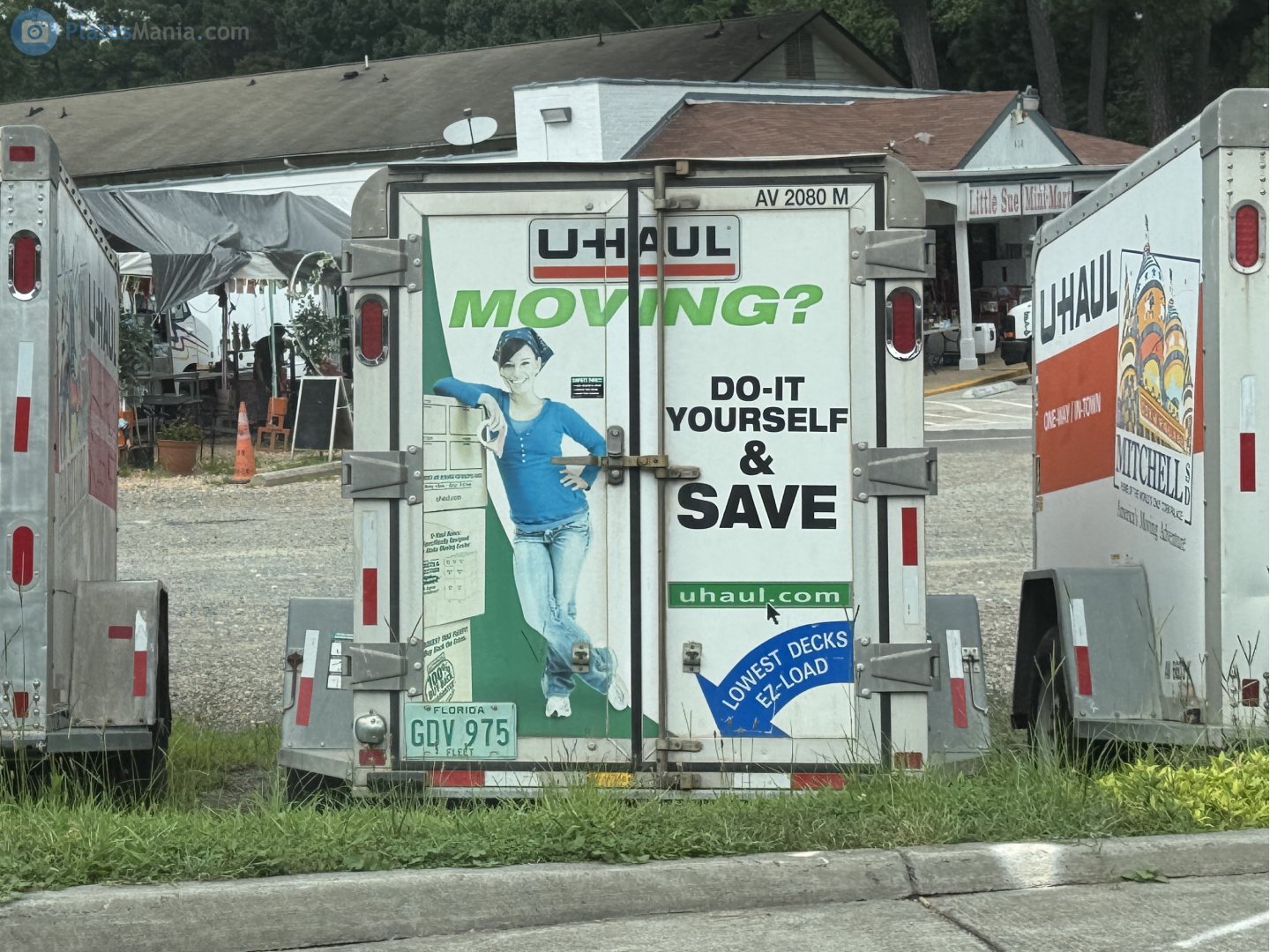 GDV 975, U-Haul 5' x 8' Cargo Trailer (AV) 