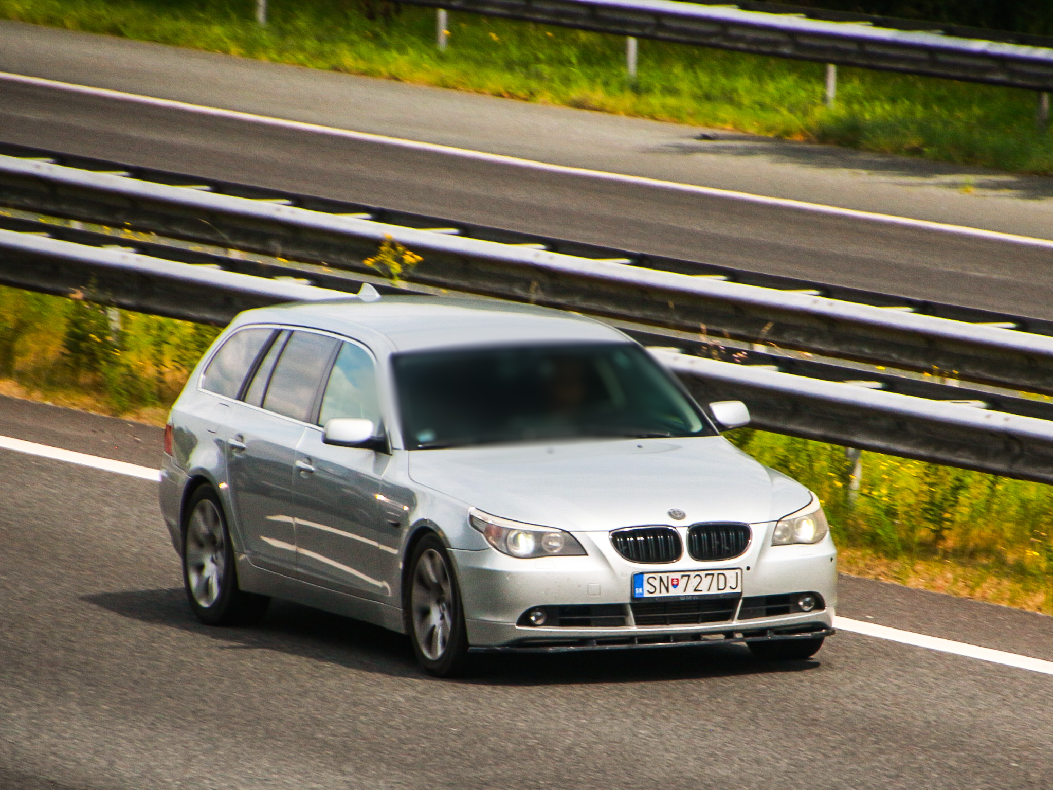 SN-727DJ, BMW 5 Series 5th gen Touring (E61), 2004–2010