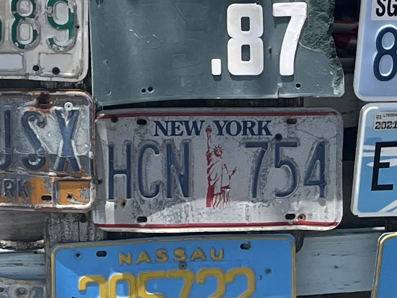 HCN 754, License plate without vehicle 