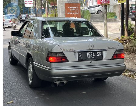 S 1534 SR, Mercedes-Benz E-Klasse