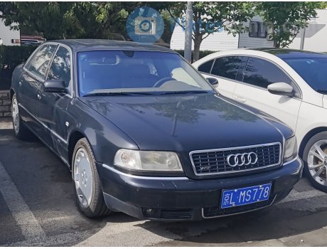 京L·MS778, Audi A8