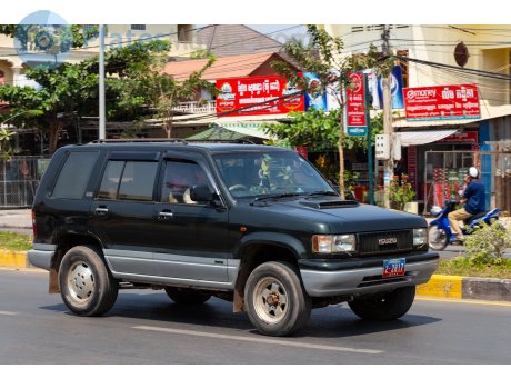 2-2817, Isuzu Bighorn