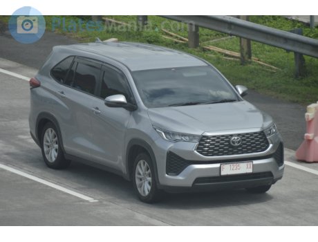 F 1235 XX, Toyota Innova