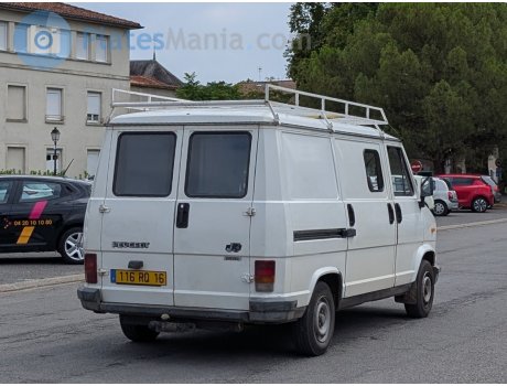 116 RQ 16, Peugeot J5