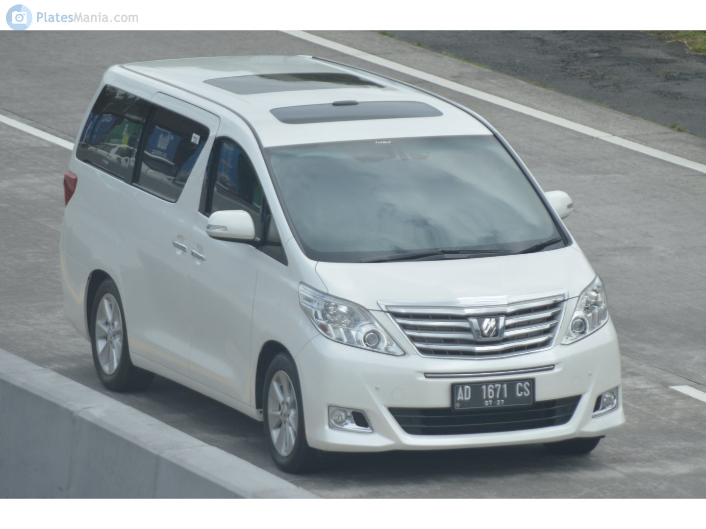 AD 1671 CS, Toyota Alphard 2nd gen (AH20), 2008–2015