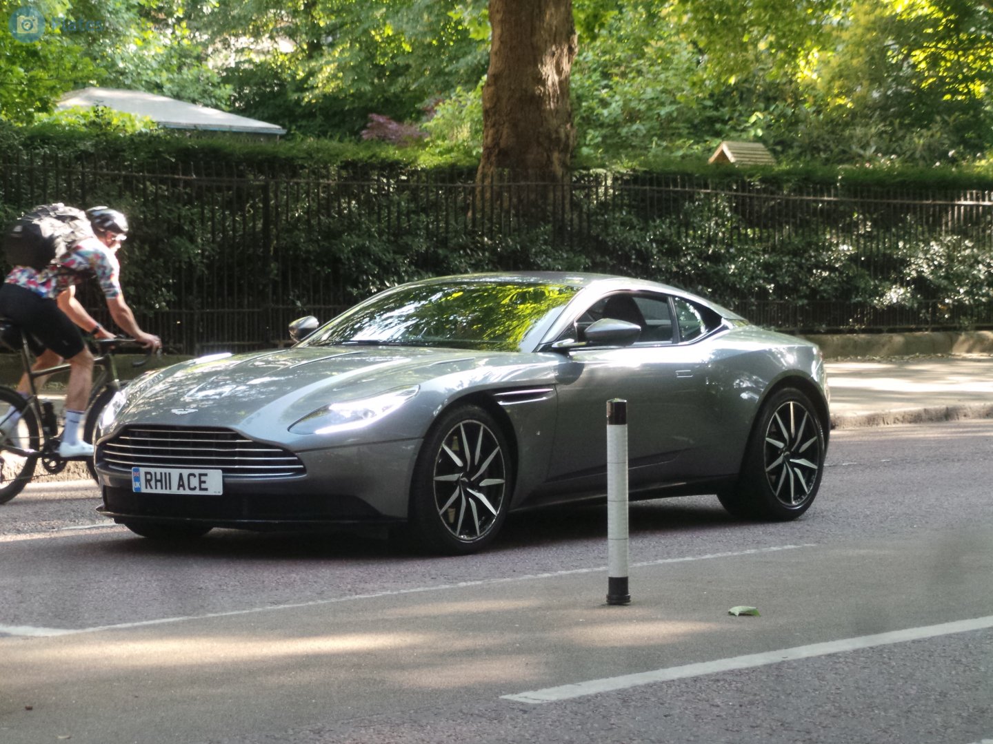 RH11ACE, Aston Martin DB11 Coupé (AM5), 2016–2023