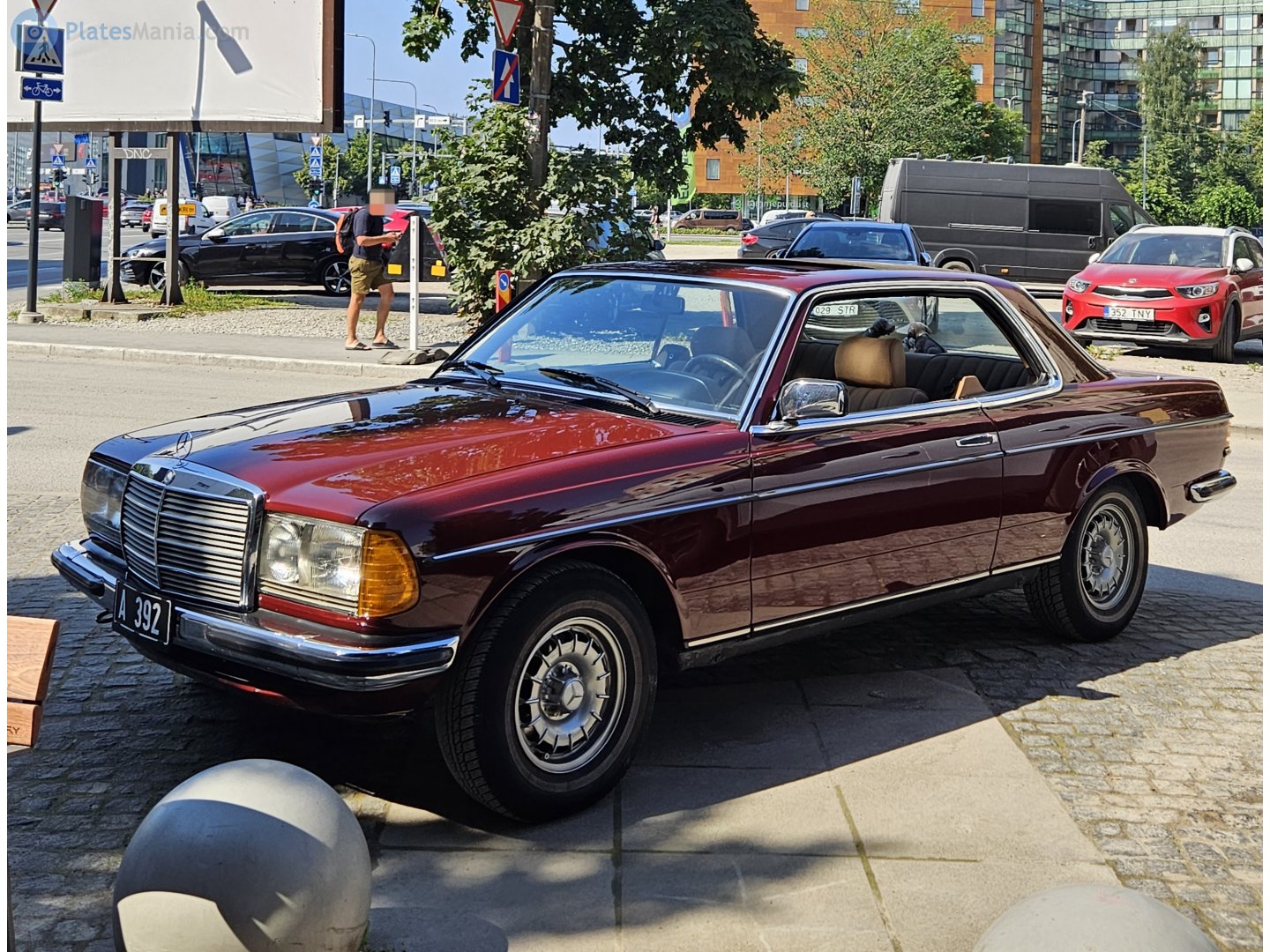 A 392, Mercedes-Benz E-Klasse 230C–300C Coupé (C123), 1977–1986