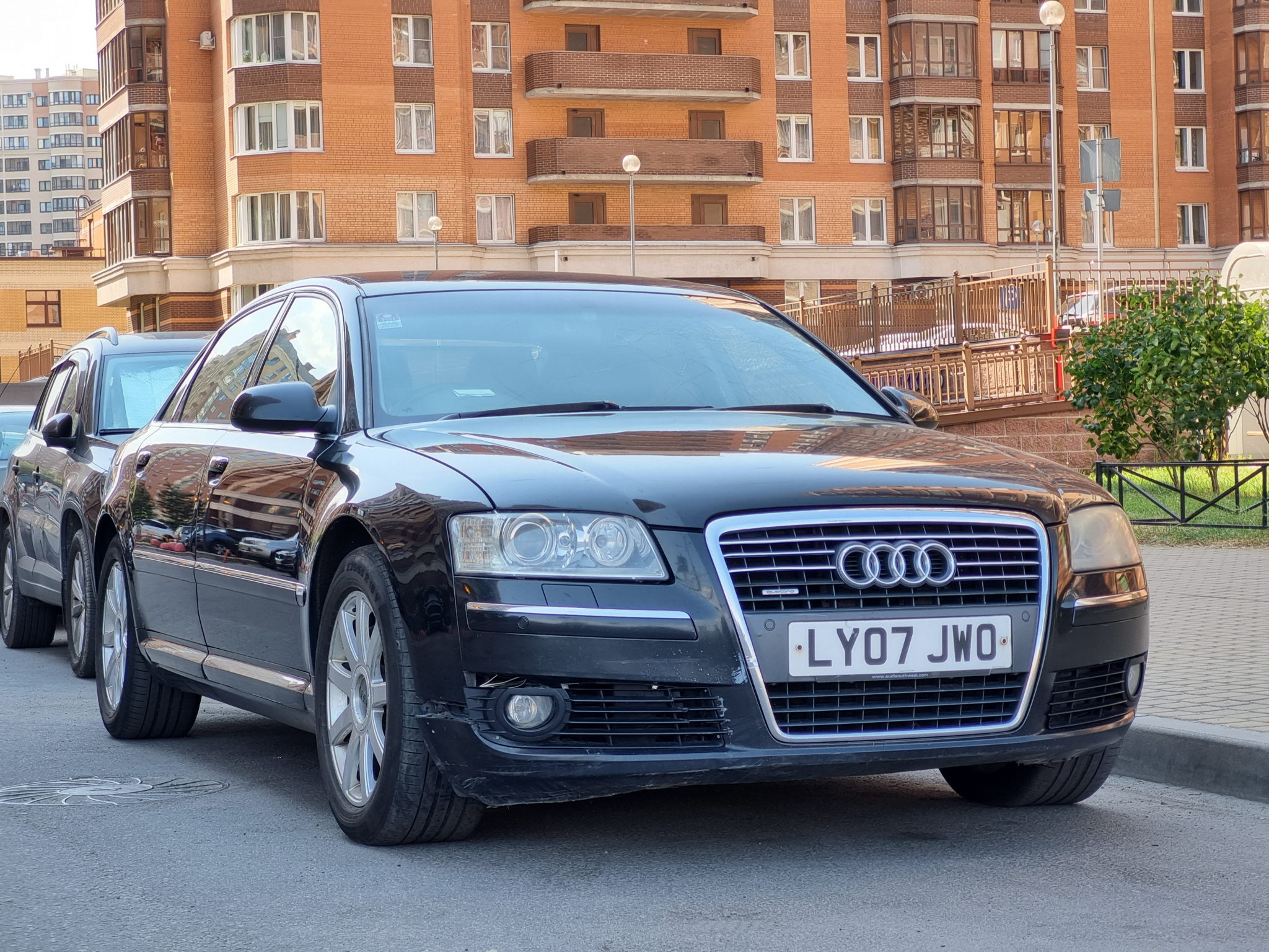 LY07JWO, Audi A8 2nd gen (D3/4E2/4E8), 2002–2010