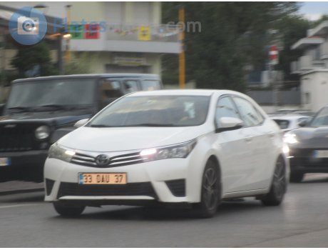 33 DAU 37, Toyota Corolla