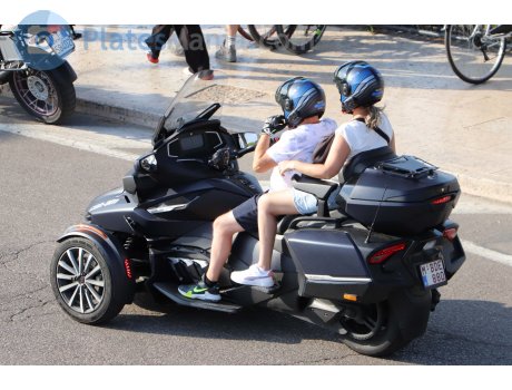 M-BDE-880, Can-Am Spyder RT